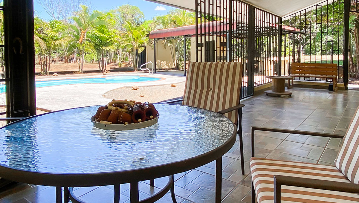 Nice-cabin-with-pool-in-San-Mateo-Alajuela-9