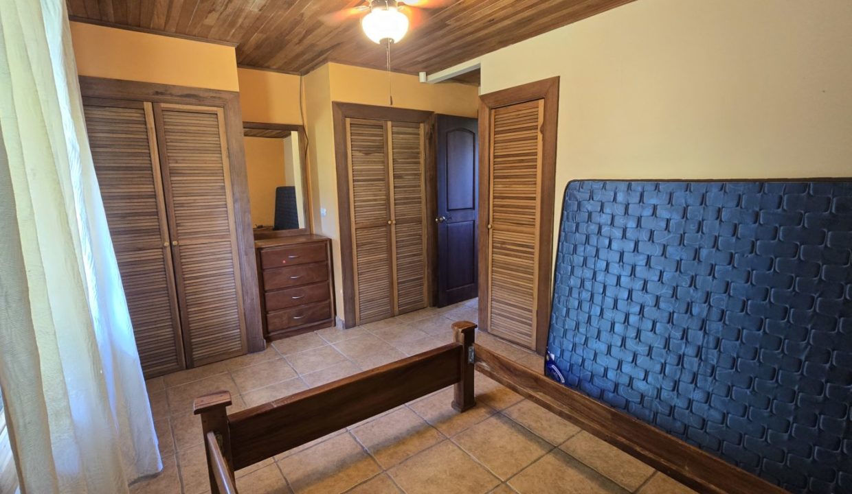 mainbedroom2