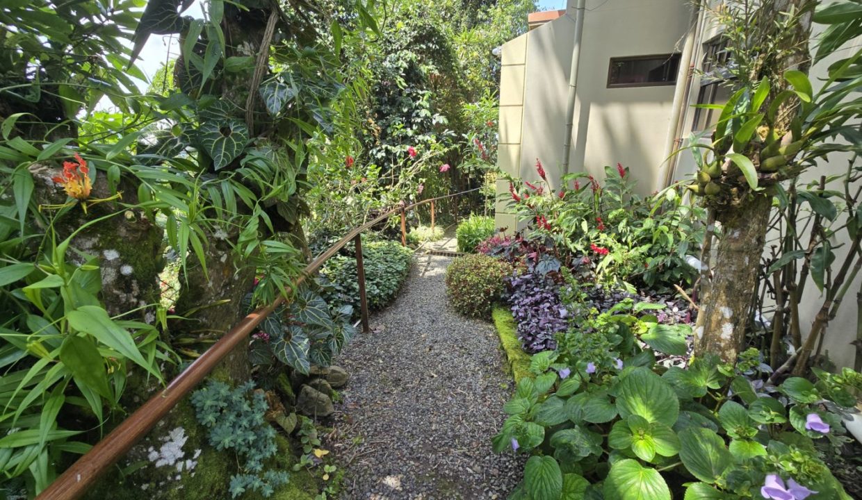 GardenEntrance1