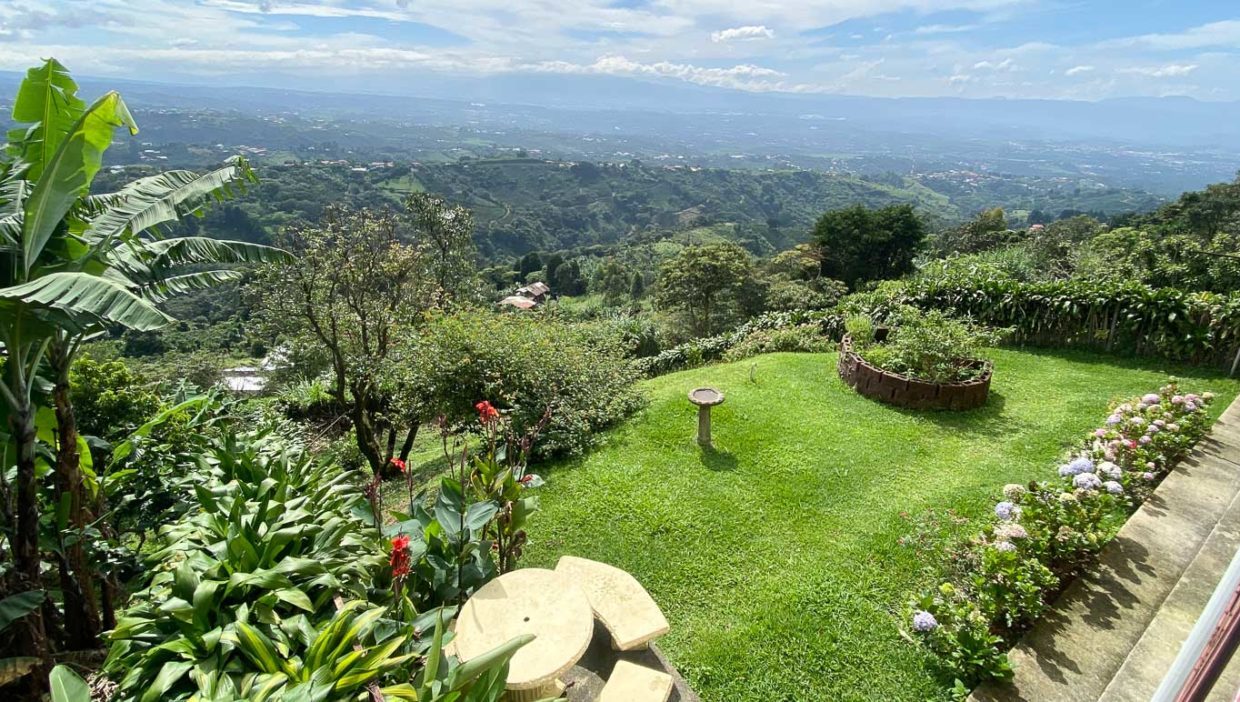 House-with-spectacular-views-El-Cajon-Grecia-26