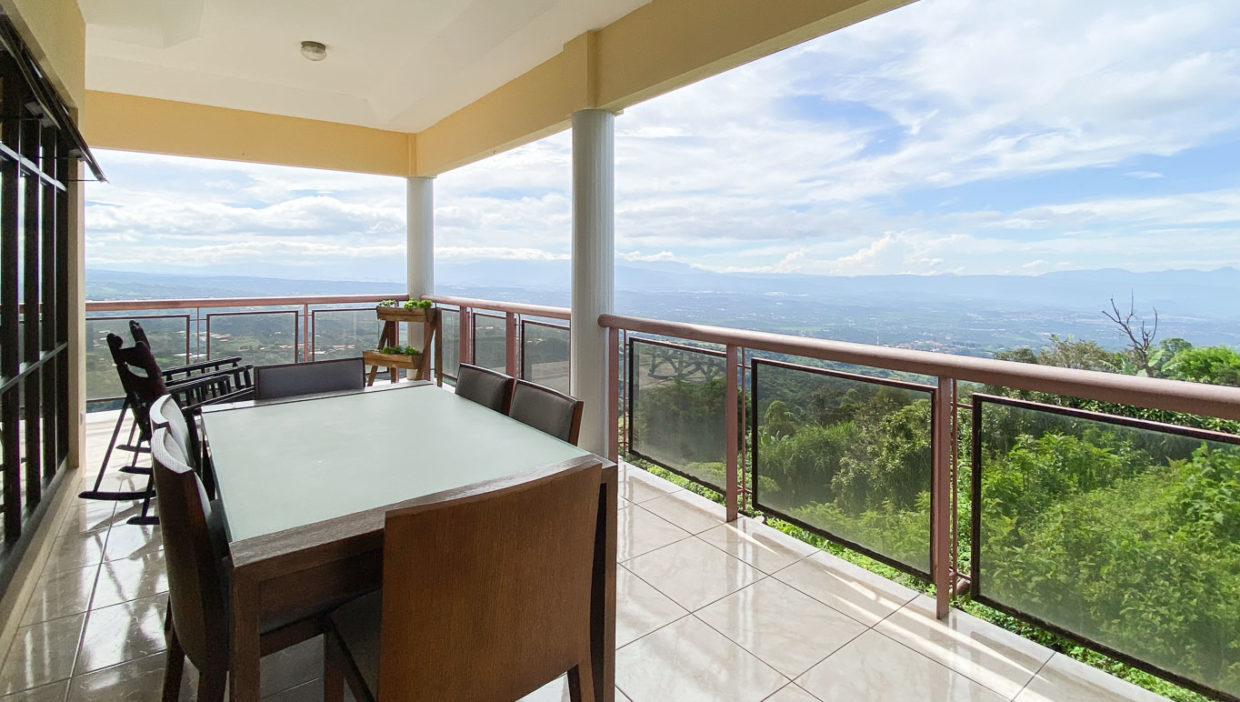 House-with-spectacular-views-El-Cajon-Grecia-7