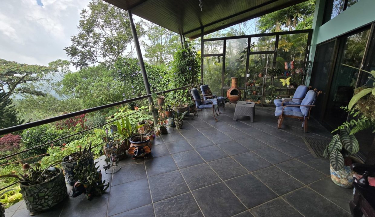 HouseDeck