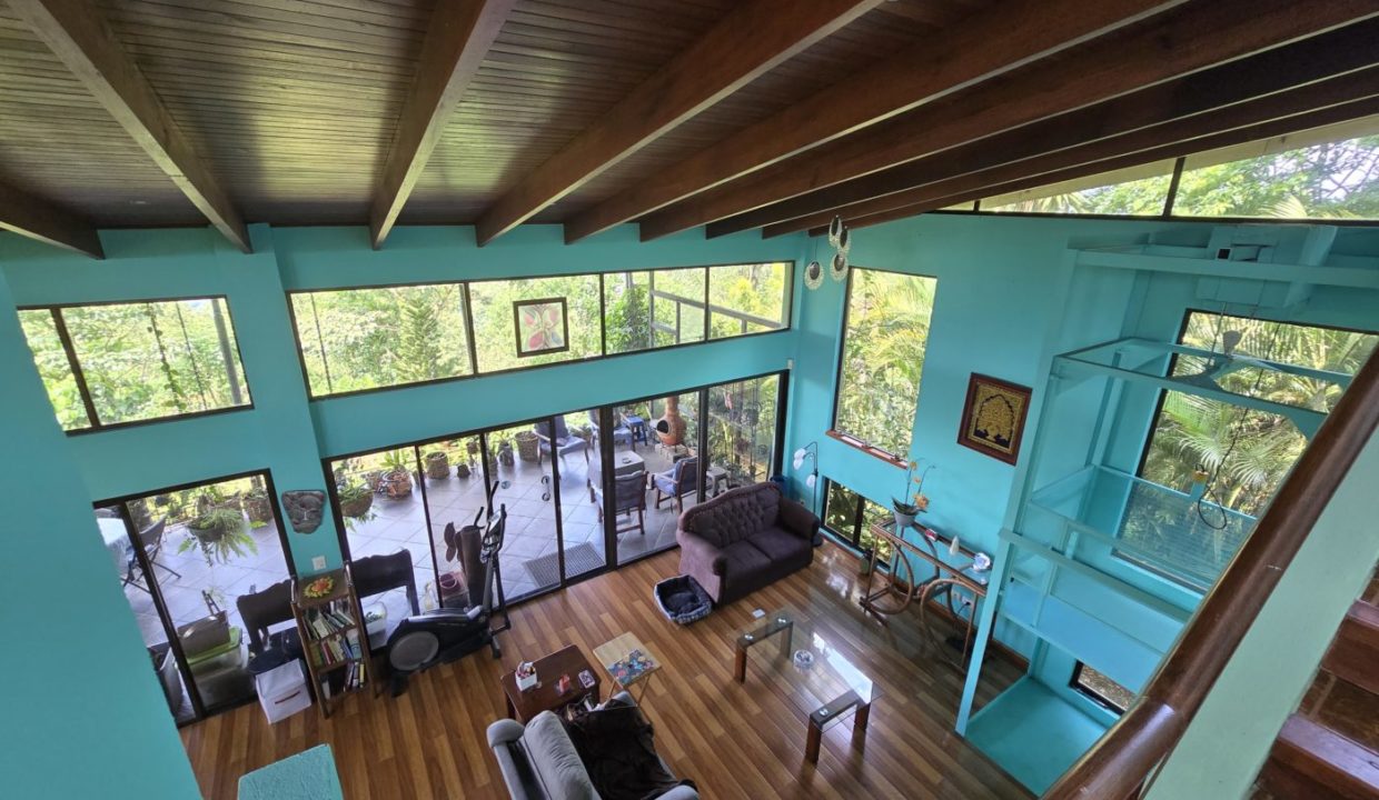 HouseLR1