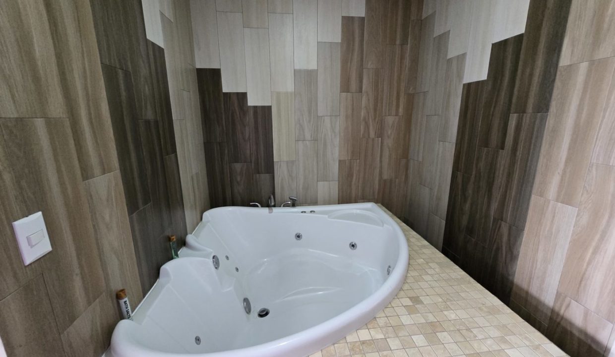 jacuzzi