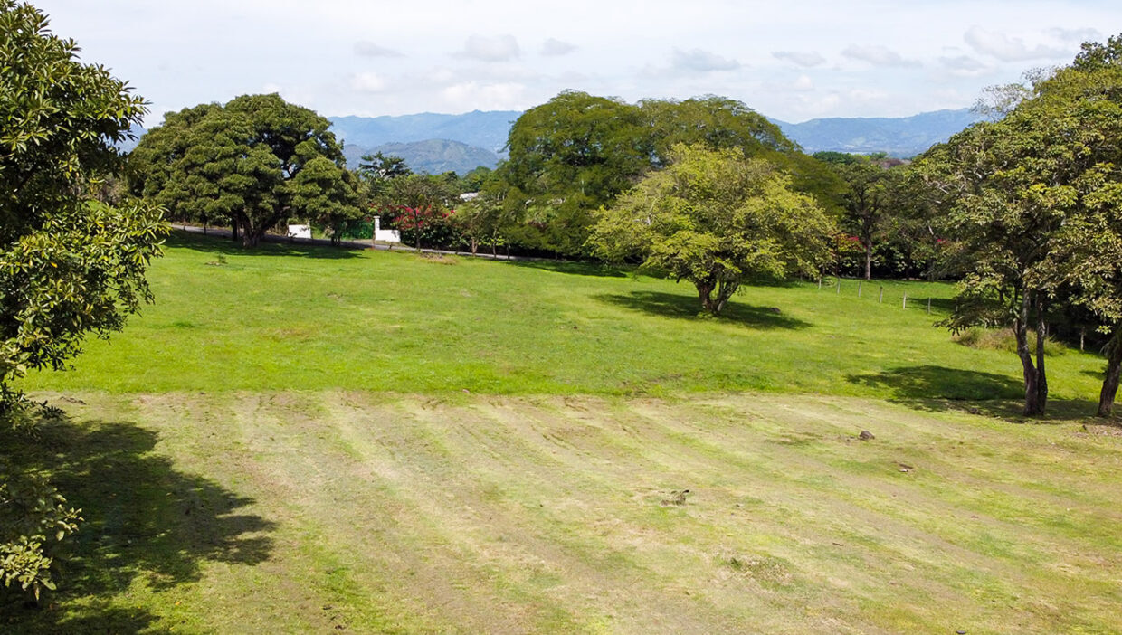 Nice-estate-dream-house-Turrucares-11