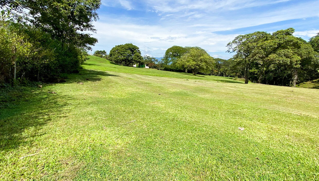 Nice-estate-dream-house-Turrucares-9