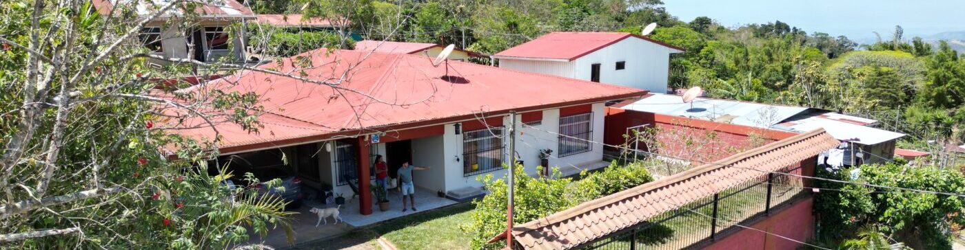 Spacious Single-Floor Home in Santiago, San Ramón, Alajuela — Great Investment.