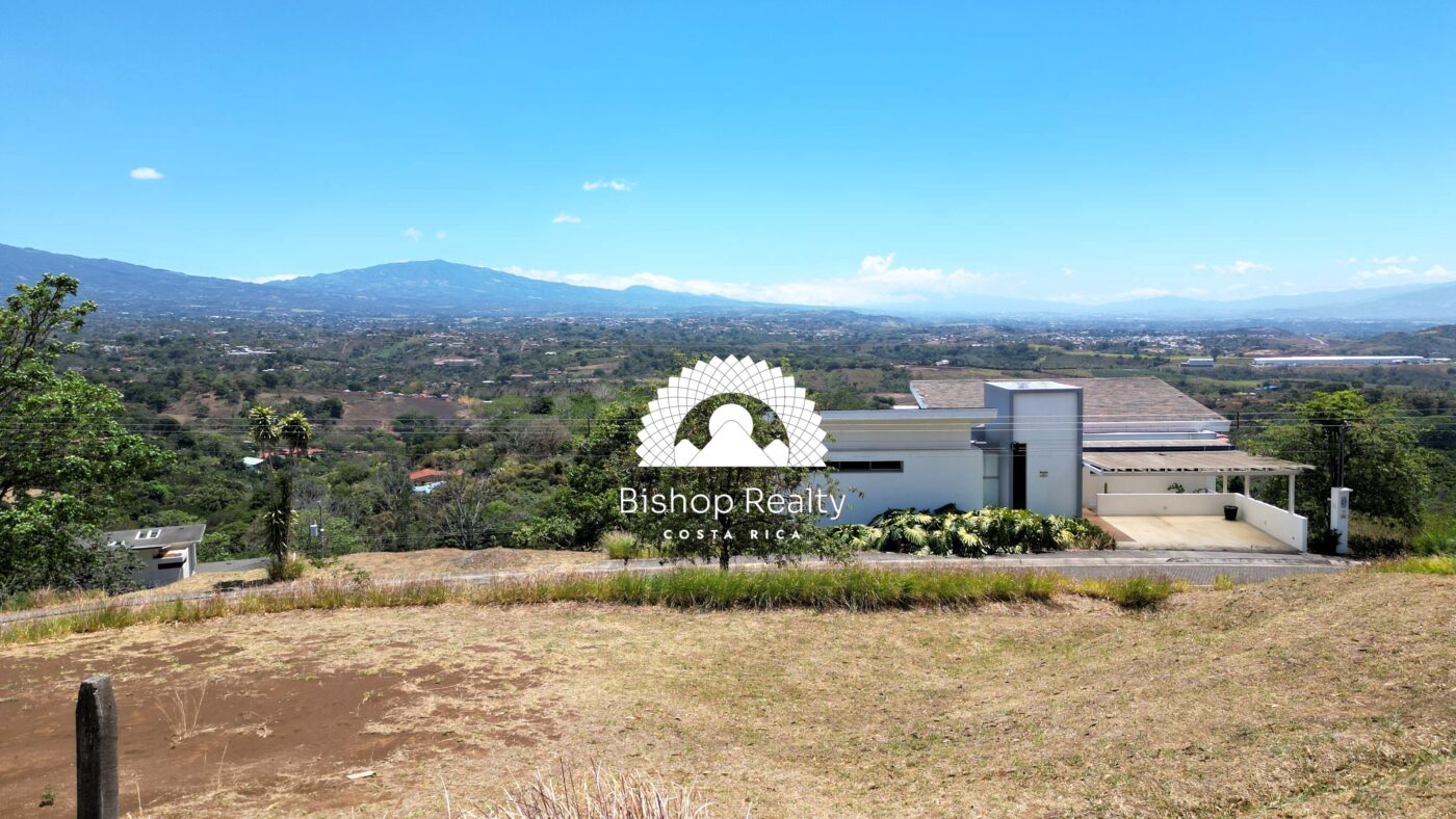 Lot with amazing panoramic views – Hacienda Natura gated community.