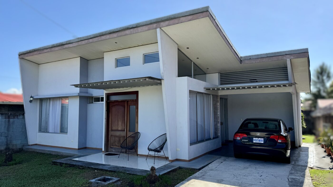 For sale: Beautiful modern house in Zaragoza, Palmares.