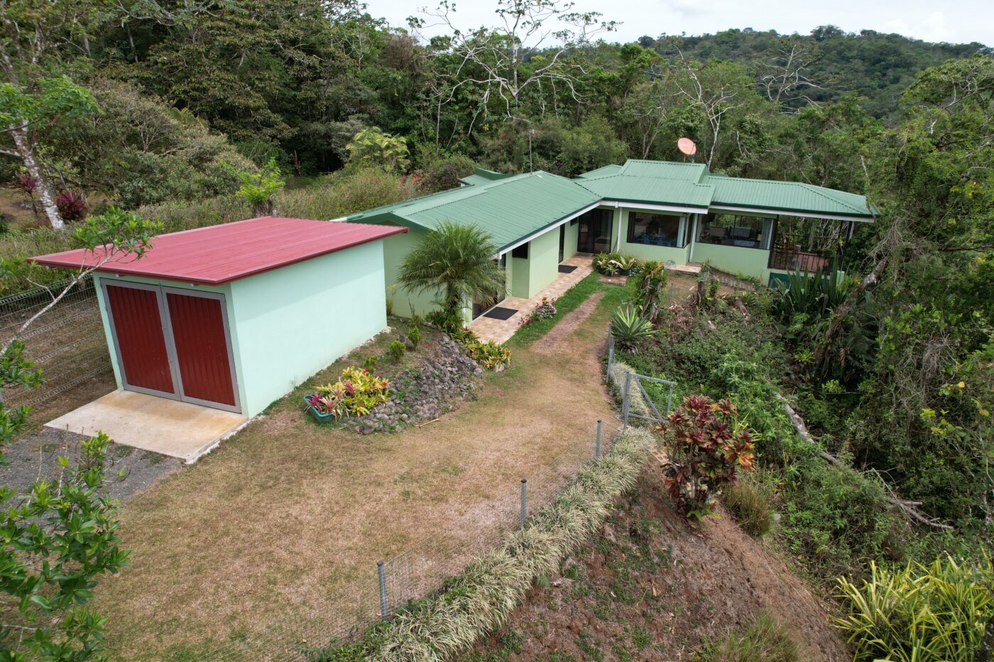 2 BR Home in Rancho Lobo, Surrounded by Nature and Hiking Trails
