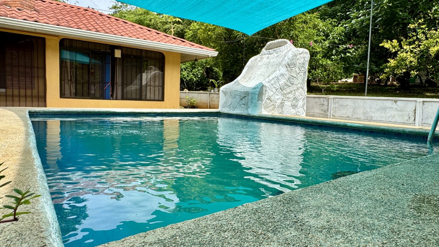 Affordable 1 and ¼ acre Estate, private, flat, near beaches in Labrador, Alajuela.